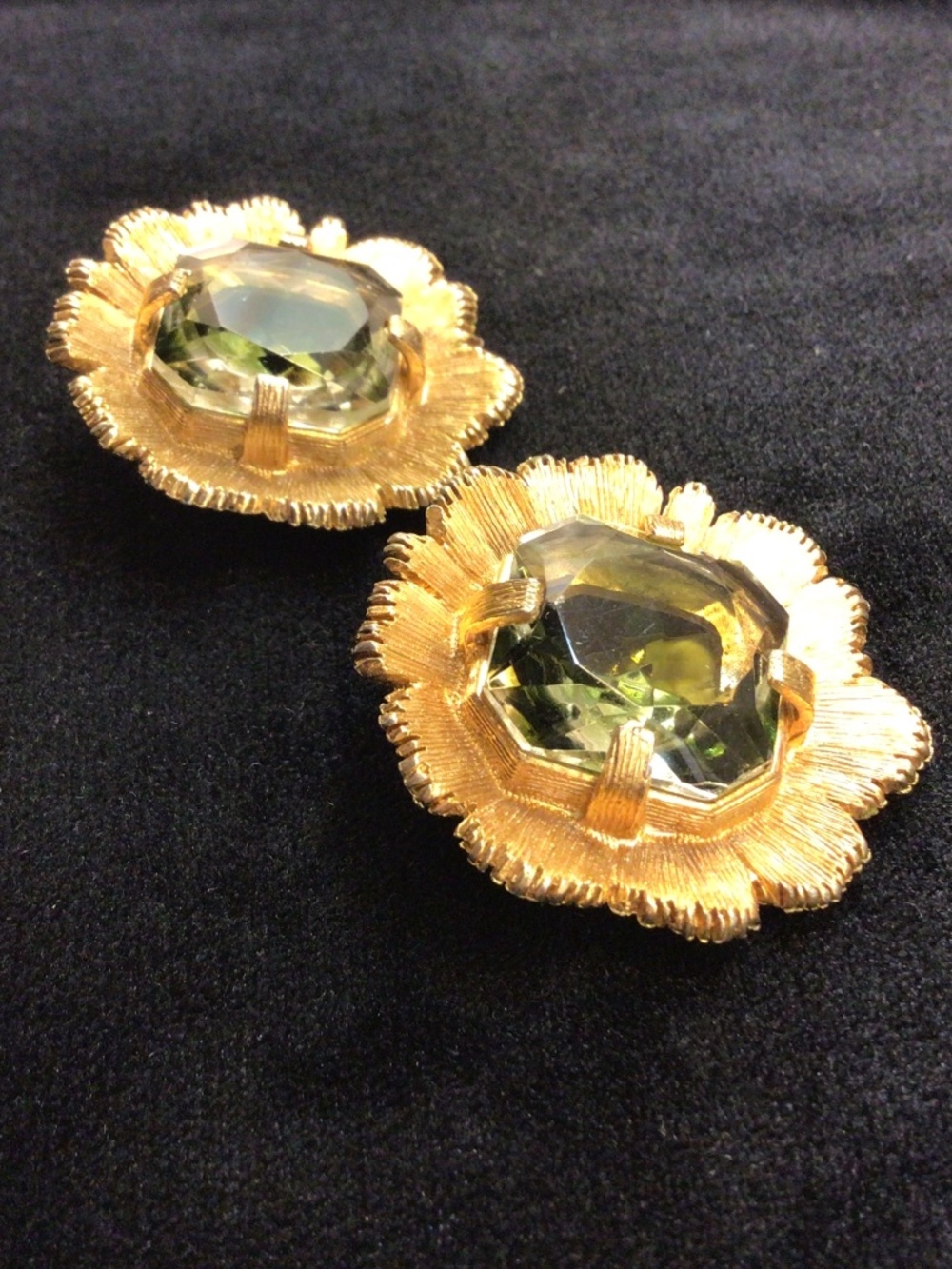 Vintage Emmons Clear Chunky Faceted Green Glass Prong Clip-on Earrings Signed
